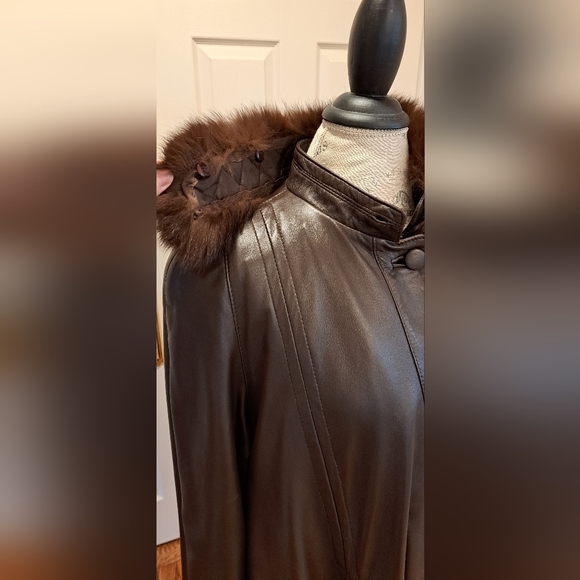 Genuine leather real fur trim full length coat by Santagostino - Picture 3 of 16